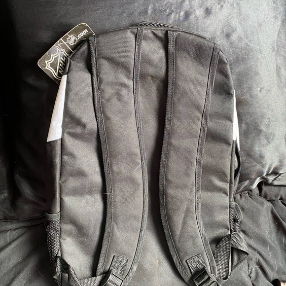 Penguins hockey back pack never used - Picture 3 of 3